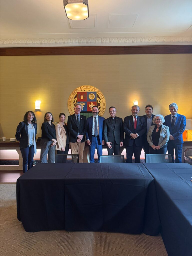 ROCCA AL DIPARTIMENTO DI CHIRURGIA ROBOTICA DELL’UNIVERSITÀ DELL’ILLINOIS: «IMPORTANTI OPPORTUNITÀ DI SCAMBIO IN TUTTI I SETTORI»