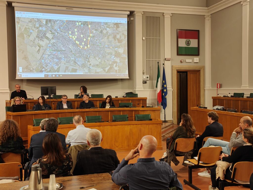 FERRARA ‘FESTINA LENTE’, PRESENTATO AGLI OPERATORI IL PROGETTO PER LA PROMOZIONE DEL TURISMO TRA CULTURA E NATURA NEL TERRITORIO UNESCO DI FERRARA E IL DELTA DEL PO”: PIÙ DI 900MILA EURO PER IL PROGETTO: TRA LE 12 AZIONI UN NUOVO SITO INTERNET E NUOVI ITINERARI RINASCIMENTALI
