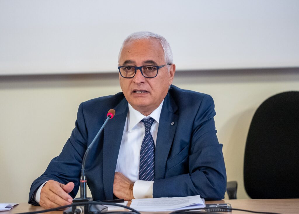 Economia lombarda, proiezioni 2025: la crescita è timida. PIL +1%, Consumi +0,9%, Investimenti -1,9%