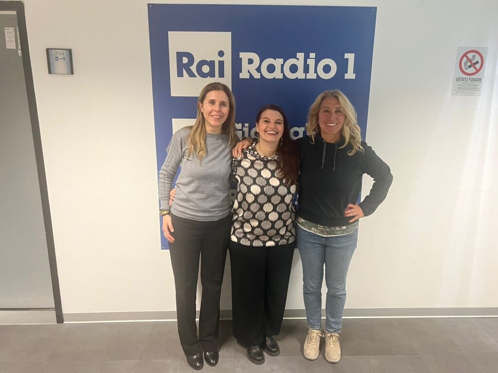 Il fortunato programma “Io sto con gli animali” prosegue su Radio 1 Rai con Germana Brizzolari, Francesca Rinaldi e Federica Rinaudo, presidente dell’associazione Pet Carpet ideatrice di campagne pet e wild come “Mi fa un baffo il gatto nero” il 16 e 17 novembre al Teatro Croce Rossa