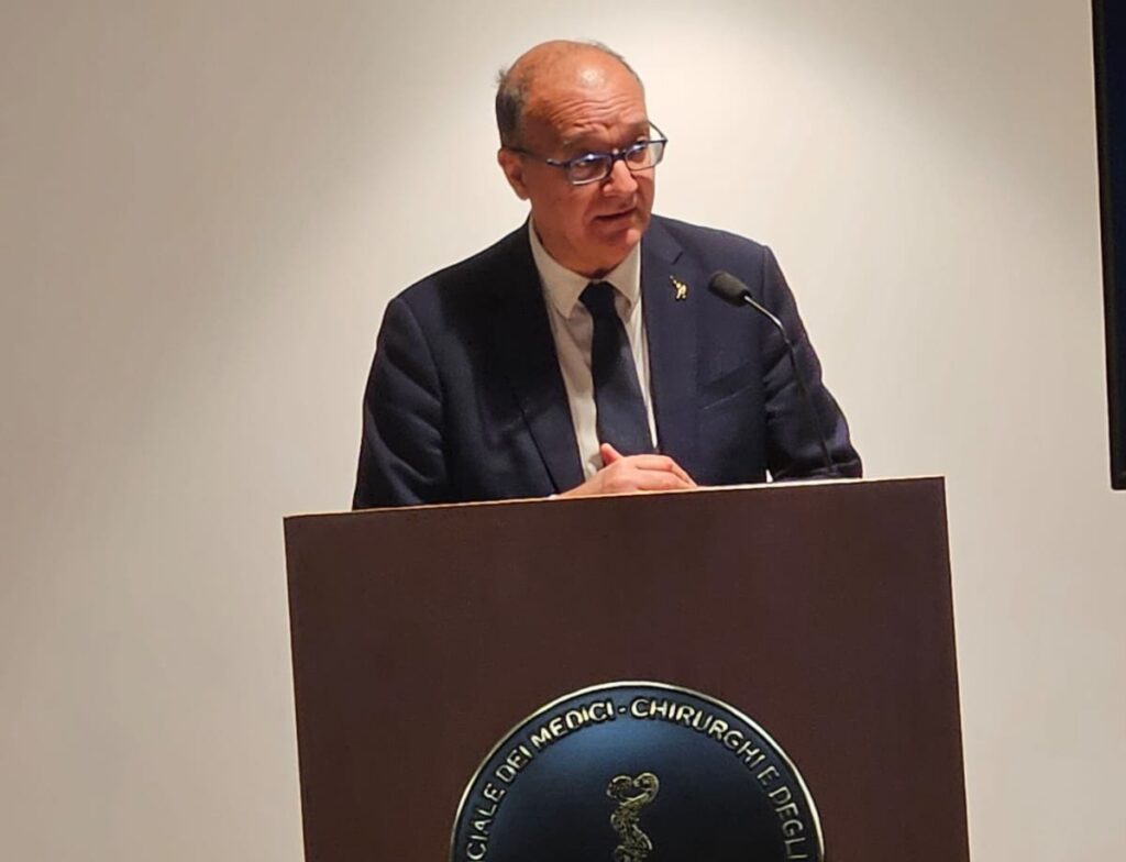 Scuola, Ministro Valditara firma decreto da 12,8 milioni per l’integrazione degli studenti stranieri/Video