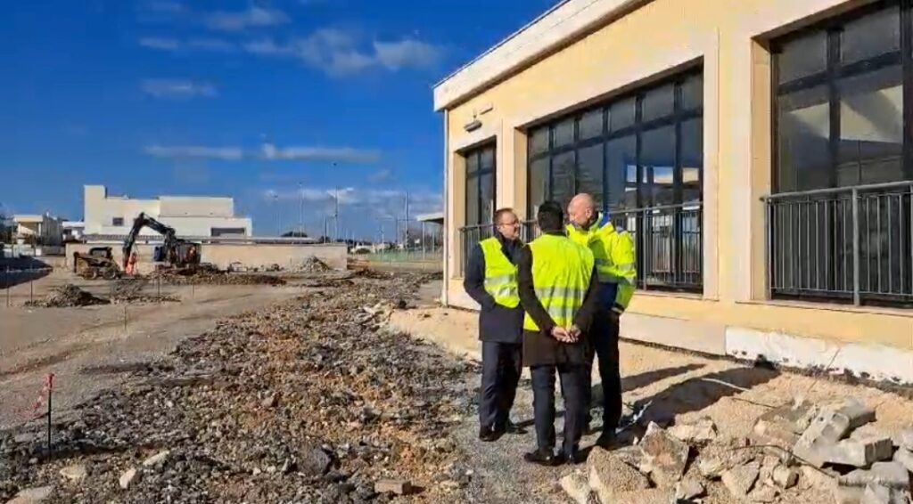 IL COMUNE COMUNICA – nuovo parcheggio di interscambio al servizio della stazione Bari – Torre a Mare: questa mattina l’assessore Scaramuzzi all’avvio del cantiere