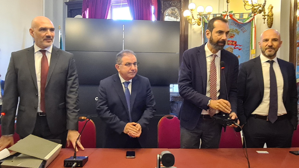 Palazzo dei Leoni: firma del contratto, stabilizzati a tempo parziale e indeterminato i quarantasette ASU della Metropolitana di Messina