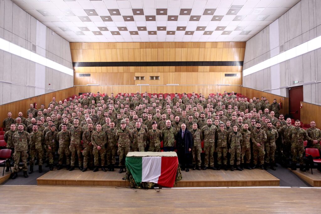 Il Presidente Fontana in visita al contingente militare italiano in Lettonia: “Vi porto l’abbraccio dell’ Italia” – FOTO