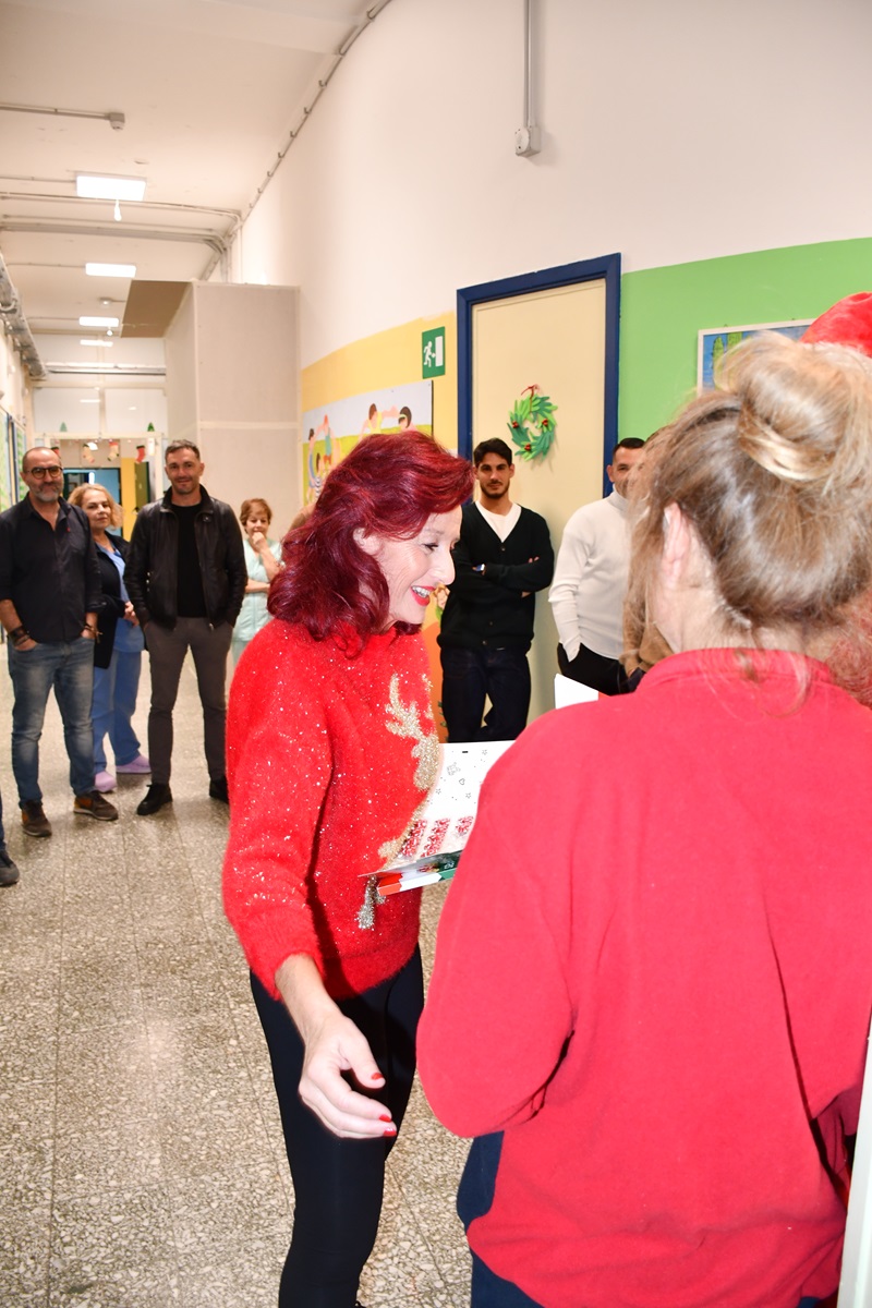 AOU SASSARI - La Torres Calcio porta il Natale in Pediatria - Agenparl