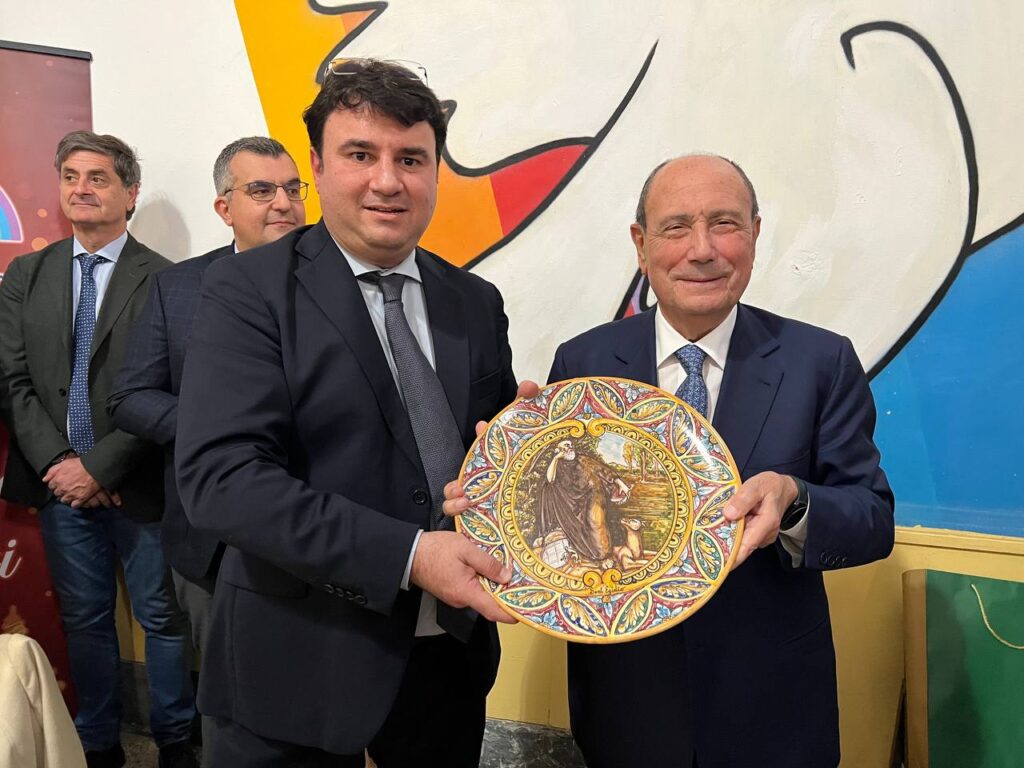Catania, Schifani in visita alla Comunità Sant’Egidio: «Impegnati per chi vive nel disagio, promuoveremo il reddito di povertà»