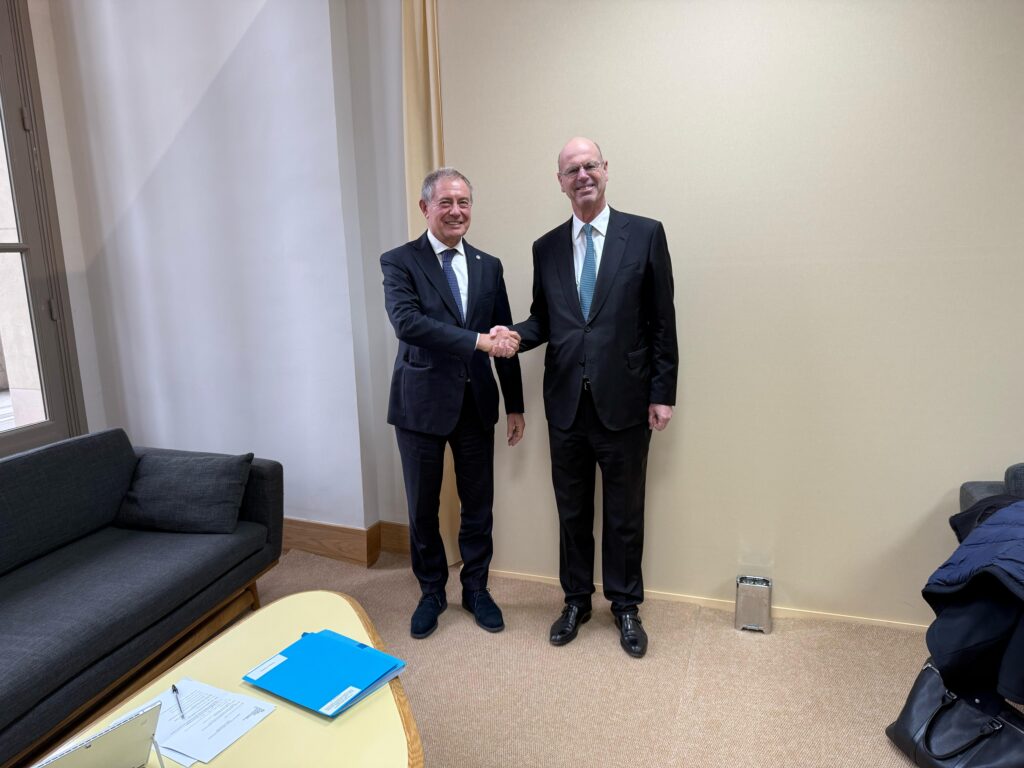 Incontro Urso-Lombard: “forte sinergia tra Italia e Francia per rilancio competitività europea”Il ministro delle imprese Urso ha incontrato a Parigi il ministro dell’economia Lombard
