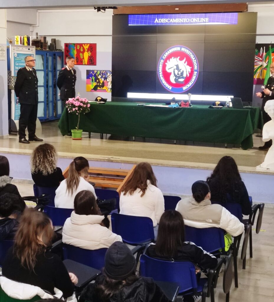 #CONTIENE FOTO# COLLEFERRO – CONFERENZE DELL’ARMA SULLA CULTURA DELLA LEGALITA’. DROGA, USO CONSAPEVOLE DEI SOCIAL E SCENA DEL CRIMINE, CON LA COLLABORAZIONE DEL R.I.S. CARABINIERI DI ROMA.