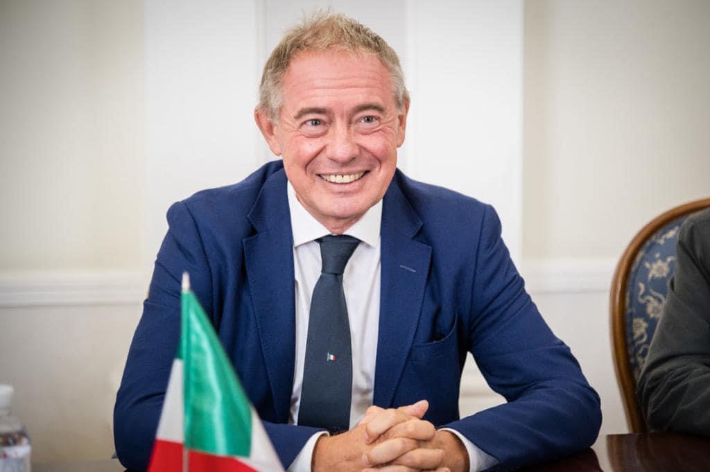 Ex Ilva, Urso al Vescovo di Taranto: “Impegnati per un futuro industriale solido e sostenibile”