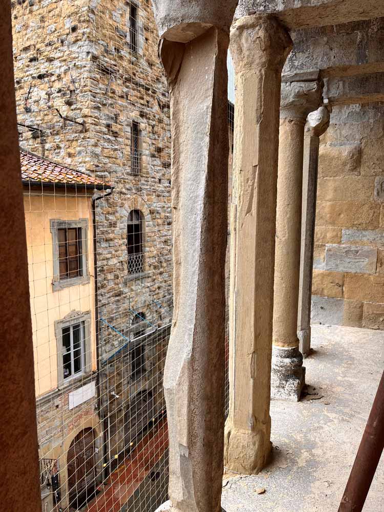 Al via il restauro della facciata della Pieve di Santa Maria grazie al contributo di Patrizio Bertelli