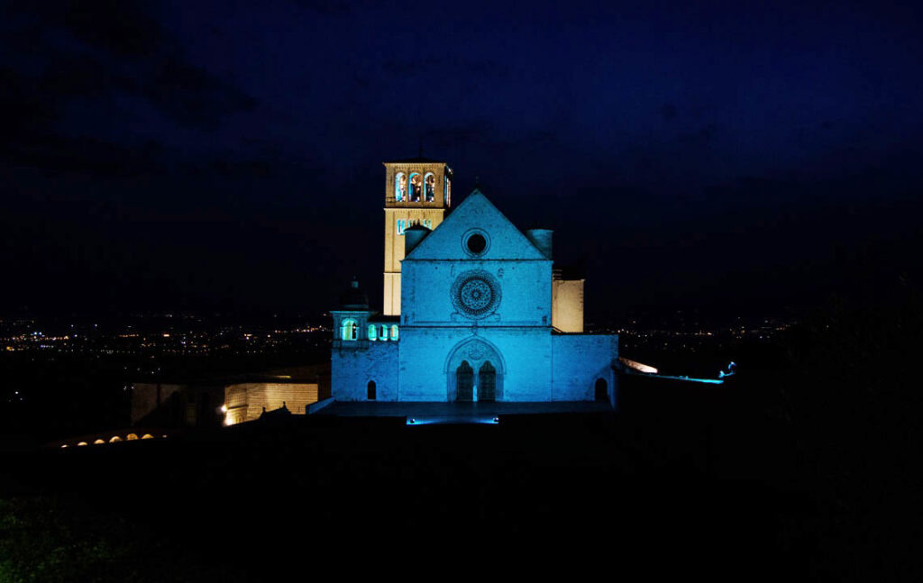 La Basilica di San Francesco si illumina di blu per “Light it up blue”