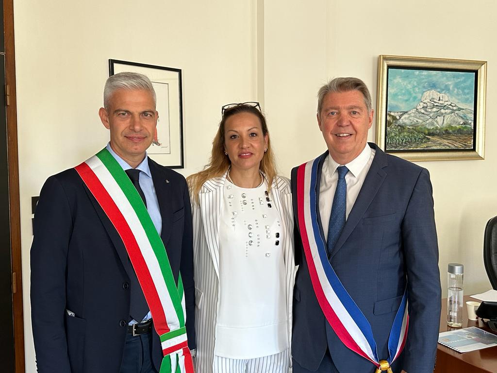 La ceramica umbra protagonista d’estate in Francia