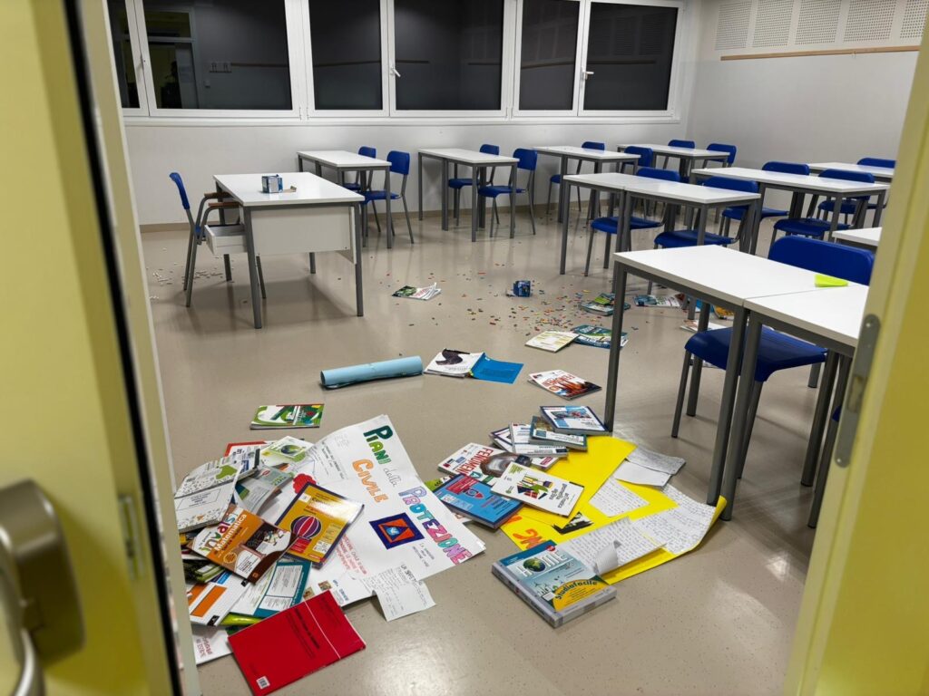 CS Vandalismi scuola Lozer