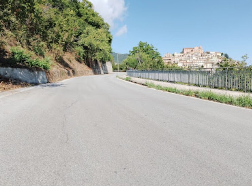 Frane, 3,2 milioni per il consolidamento della periferia di Librizzi (Me). Schifani: «In sicurezza centri urbani e arterie viarie»