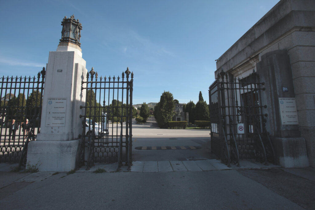 TS 28/10/2025 CIMITERO DI SANT’ANNA: DIVIETO DI ACCESSO CON AUTOMEZZI IL 30, 31 OTTOBRE E 1, 2 E 3 NOVEMBRE 2025