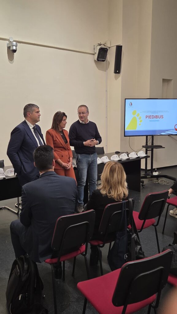 IL COMUNE COMUNICA – presentati i risultati del progetto “Piedibus Bari” dedicato alla mobilità scolastica sostenibile, educativa e partecipata