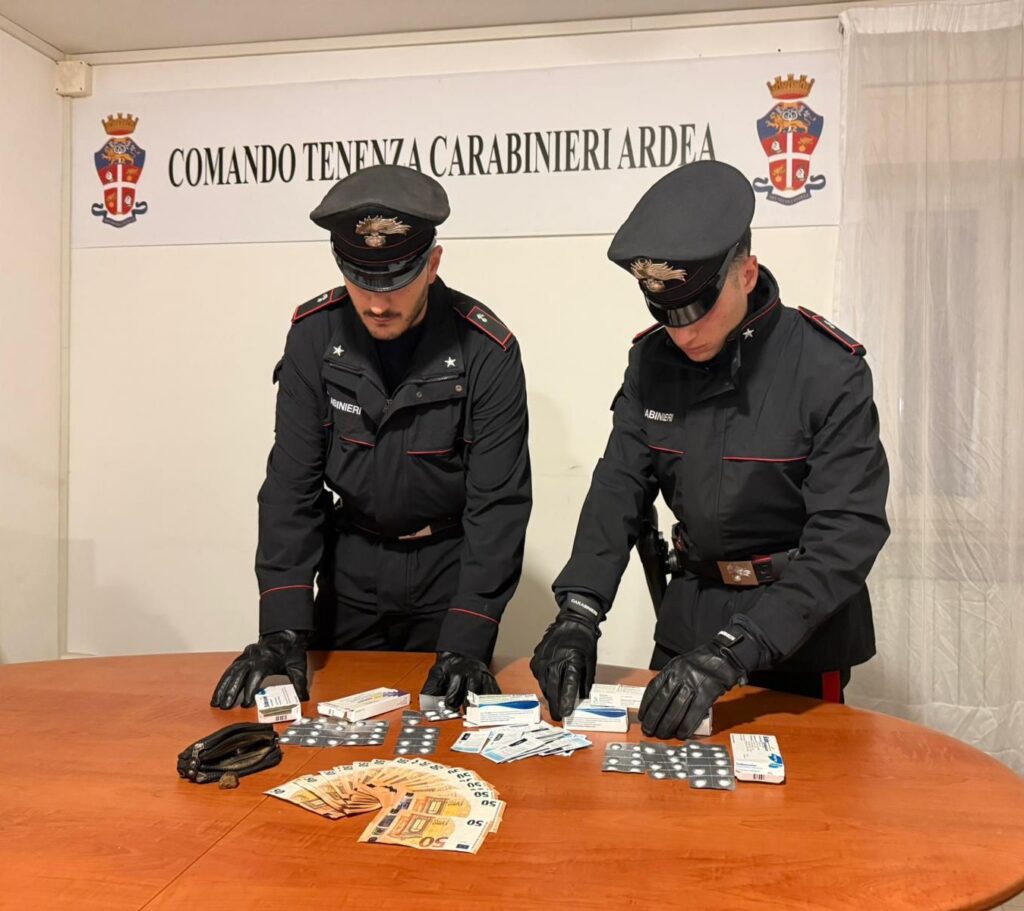 ARDEA – CARABINIERI ARRESTANO 43ENNE TROVATO IN POSSESSO DI FARMACI OPPIOIDI E DROGA.