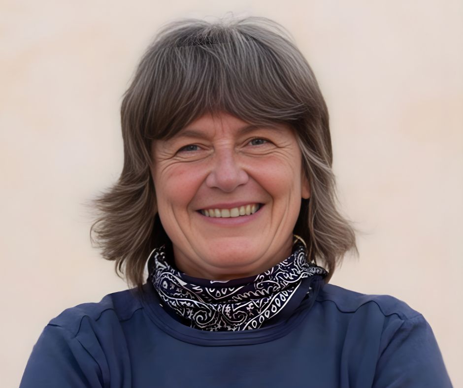 TS 28/10/2025    A PARTIRE DAL 4 DICEMBRE ALLE ORE 16 AL SALONE DEGLI INCANTI PRENDERÀ IL VIA IL LABORATORIO “IL SIGNORE DEGLI ANELLI”, LABORATORIO PER RAGAZZI DAI 14 AI 18 ANNI, A CURA DI CLAUDIA GIORDANI