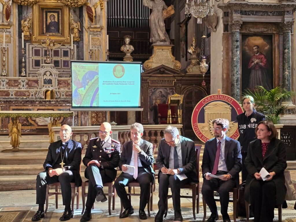 CARABINIERI: CERIMONIA RESTITUZIONE DI UNA PREGIATA PAGINA MINIATA DEL 400 RUBATA NEGLI ANNI 80 DALLA BASILICA ARACOELI IN ROMA.