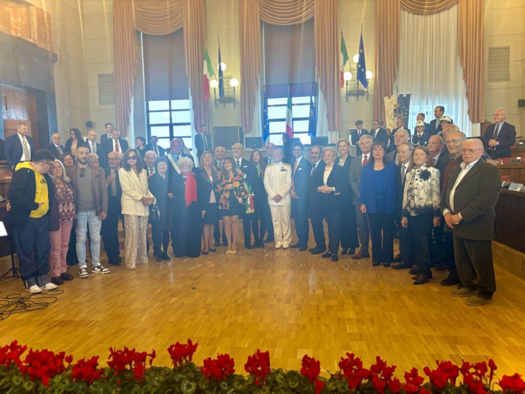 comunicato stampa e alcune foto della cerimonia di consegna delle Benemerenze civiche “Ciattè d’oro” e “Delfino d’oro” di questa mattina
