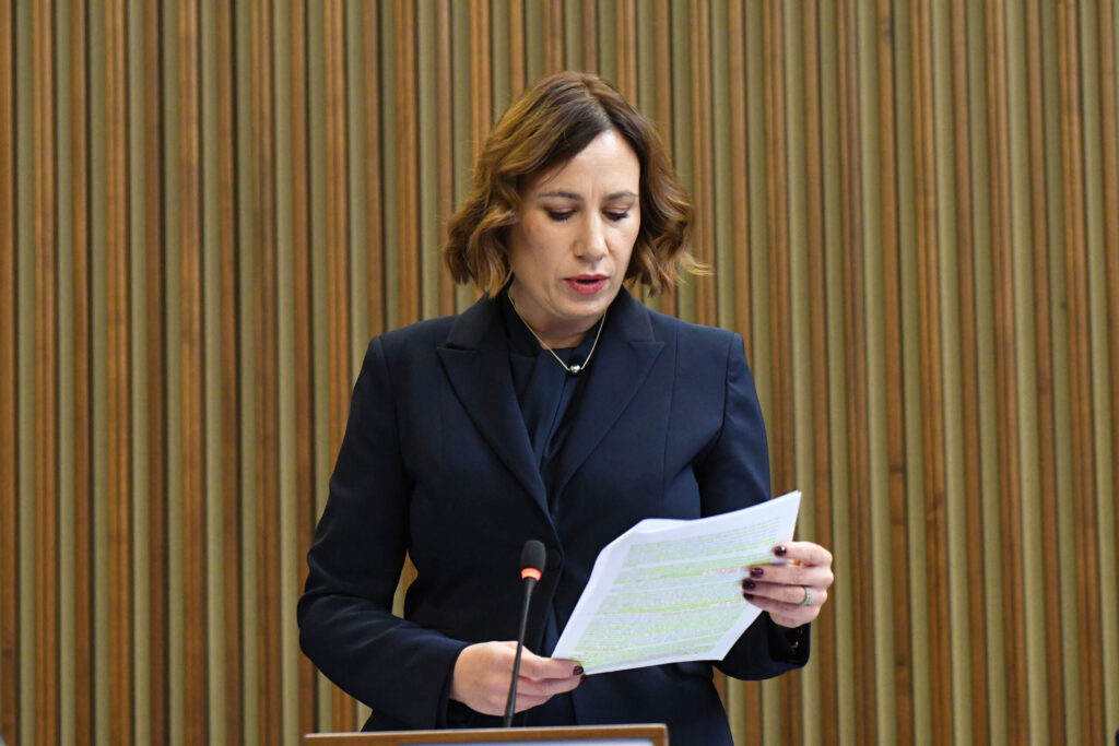 (ACON) LAVORO/2. OPPOSIZIONI: LUCI E OMBRE MA SI VORREBBE PI INNOVAZIONE