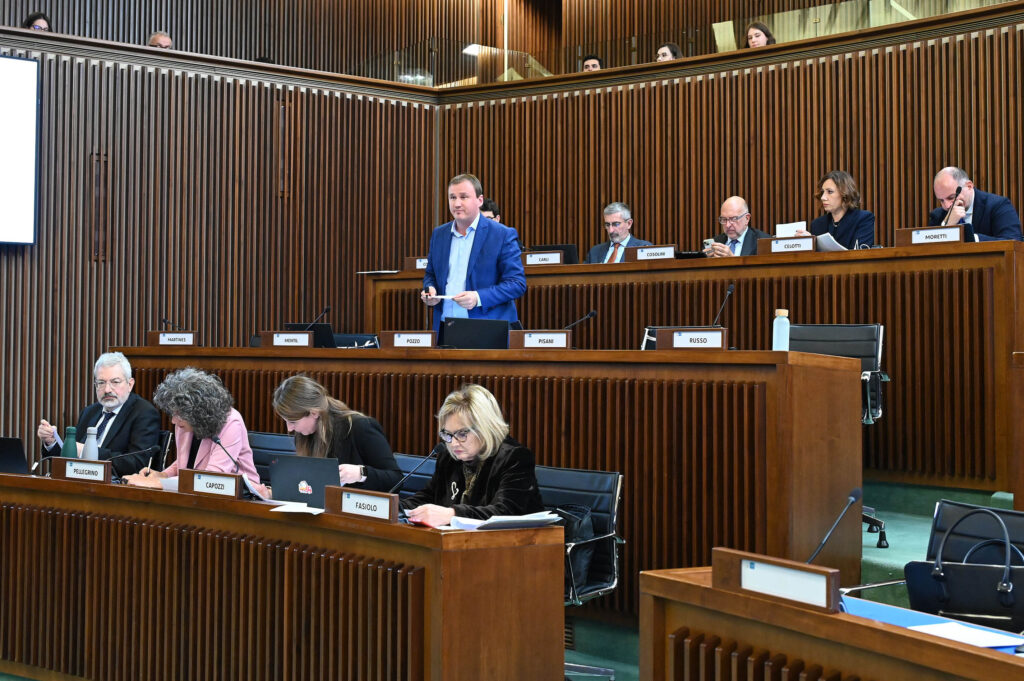 (ACON) LAVORO/4. DISCUSSIONE: PELLEGRINO E DI BERT, POI CHIUDE MORETTI