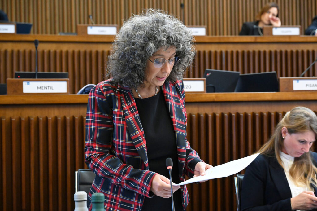 (ACON) LAVORO. PELLEGRINO (AVS): DDL 59, ODG SU NUCLEI MONOGENITORIALI