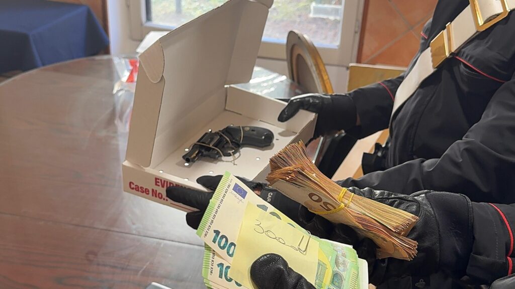 CARABINIERII: ROMA – ESTORSIONE A CONSULENTE HIGH TECH. FERMATO DAI CARABINIERI.