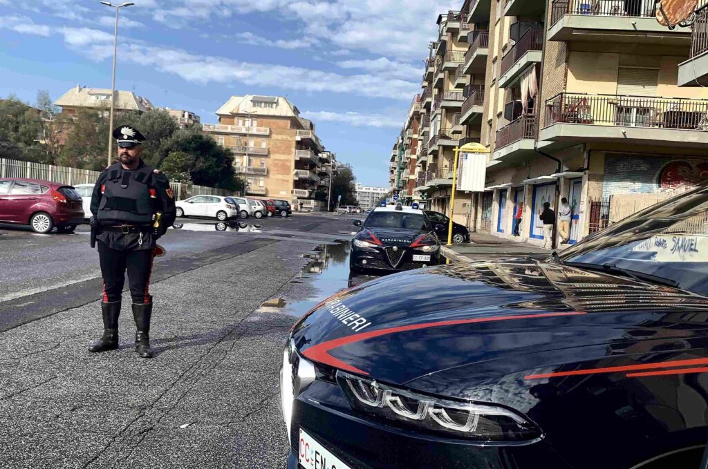 #CONTIENE FOTO# OSTIA E PONTE GALERIA – VASTA OPERAZIONE DEI CARABINIERI. TRE PERSONE ARRESTATE, CINQUE DENUNCIATE, UN ORDINE DI CARCERAZIONE ESEGUITO.