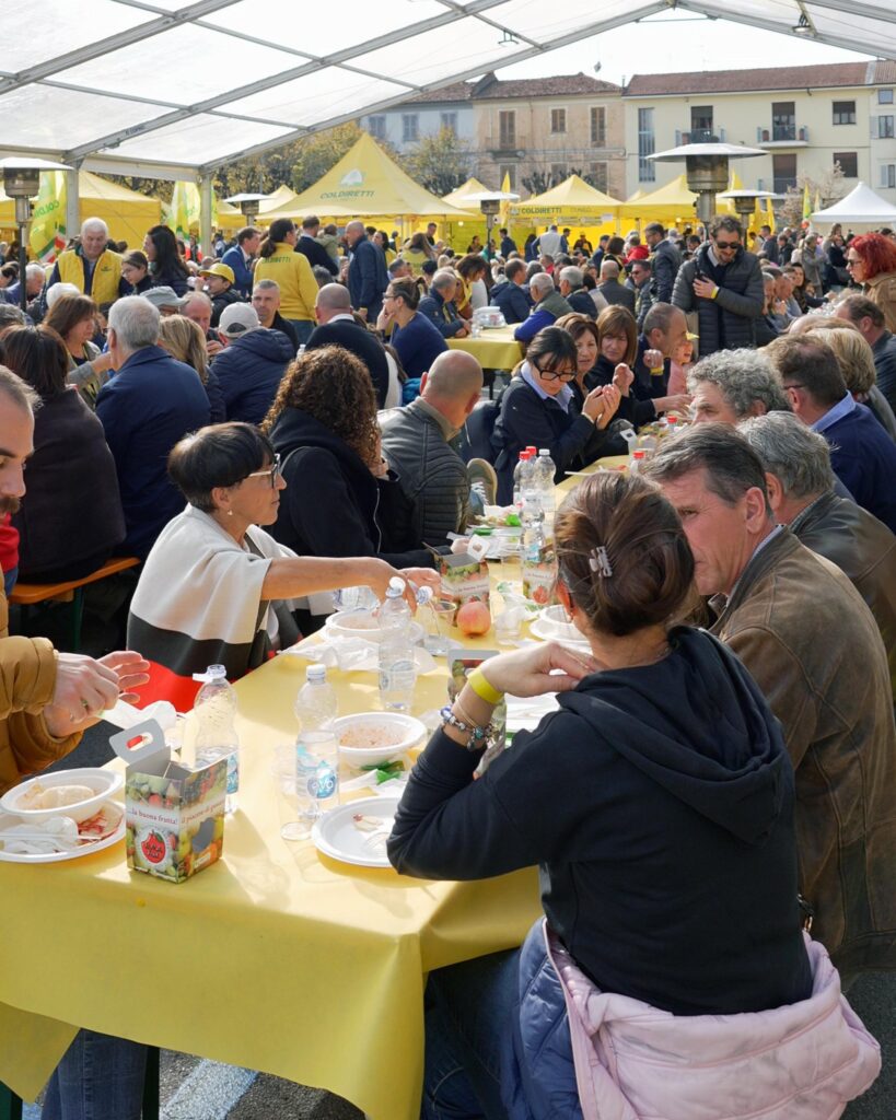 Comunicato stampa | COLDIRETTI CUNEO: MIGLIAIA DI PERSONE IN PIAZZA A BRA E IN 500 AL PRANZO DELLA DOMENICA