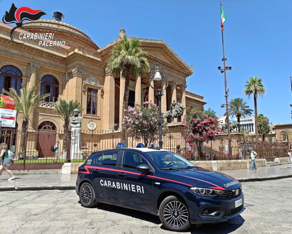 PALERMO – DUE ARRESTI ED UNA DENUNCIA PER SPACCIO DI DROGA