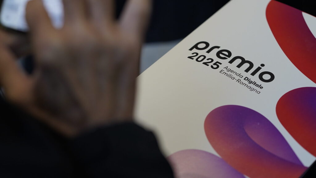 Comunicato Regione: Innovazione. Transizione digitale, consegnato oggi a Bologna il Premio Agenda Digitale a 24 enti locali dell’Emilia-Romagna. L’assessora Mazzoni: “Un riconoscimento alla capacità di utilizzare le nuove tecnologie per favorire la crescita e lo sviluppo dei territori”