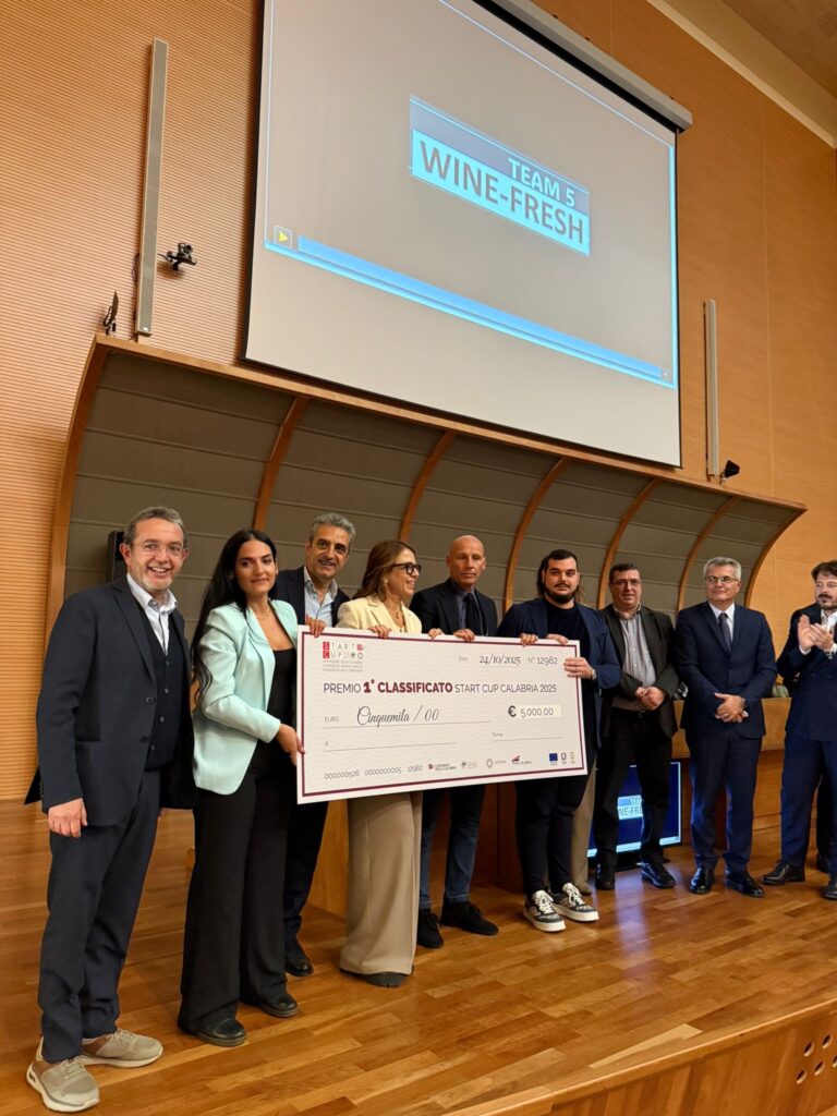 Università Mediterranea di Reggio Calabria |Innovazione e Talento.  Il primo premio assoluto della StartCup Calabria 2025 è stato vinto  dal Team dell’Ateneo reggino