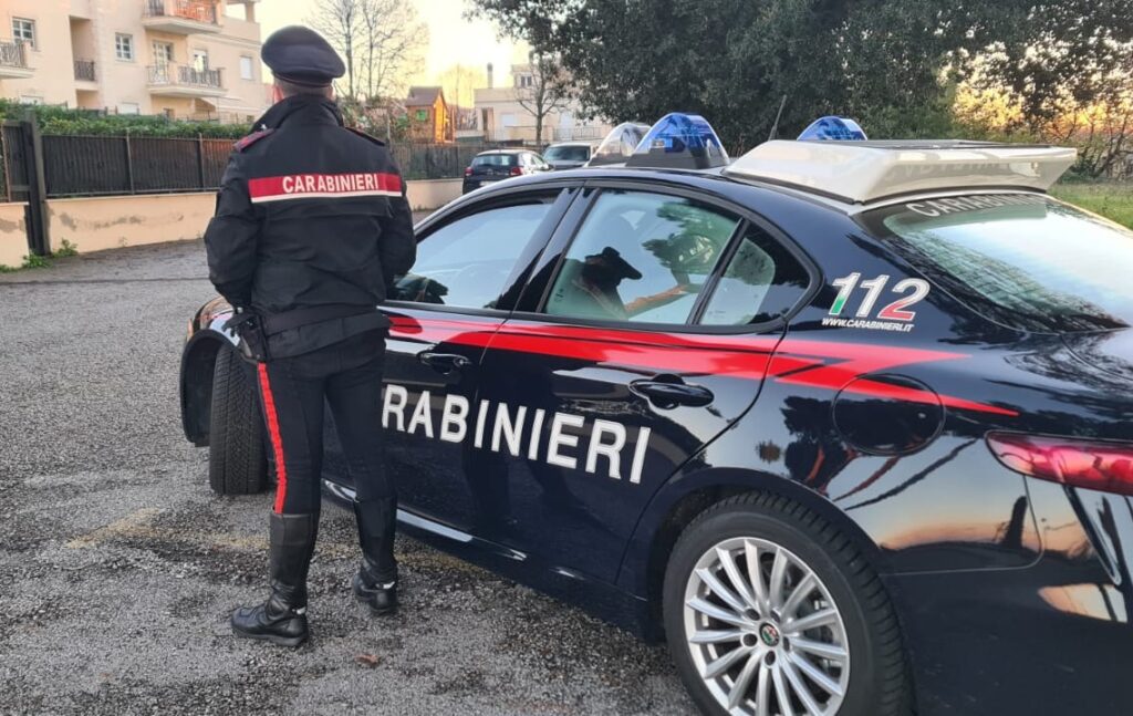 #CONTIENE FOTO# VELLETRI – CARABINIERI ARRESTANO UN 28ENNE E DENUNCIANO UNA RAGAZZA GRAVEMENTE INDIZIATI DEL REATO DI RAPINA.