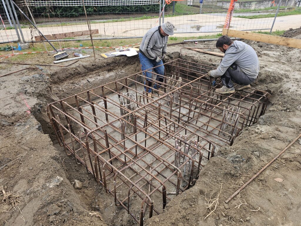 ASSI DI CONNESSIONE: AVVIATA LA POSA DELLA PASSERELLA CICLOPEDONALE AEREA SU RAMPARI DI SAN PAOLO. CONNETTERÀ LE MURA ALLA DARSENA