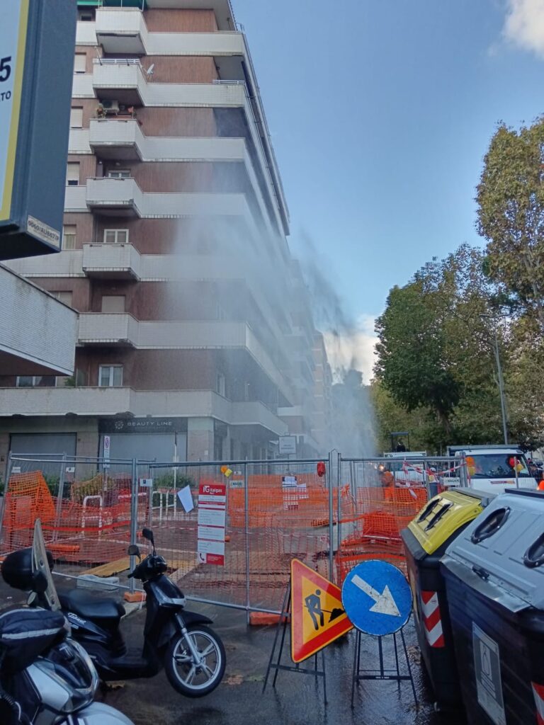 Roma, Barbera (PRC): “A Viale degli Ammiragli un impressionante geyser d’acqua. Servono controlli seri sui lavori pubblici, sulla sicurezza e sui diritti dei lavoratori”