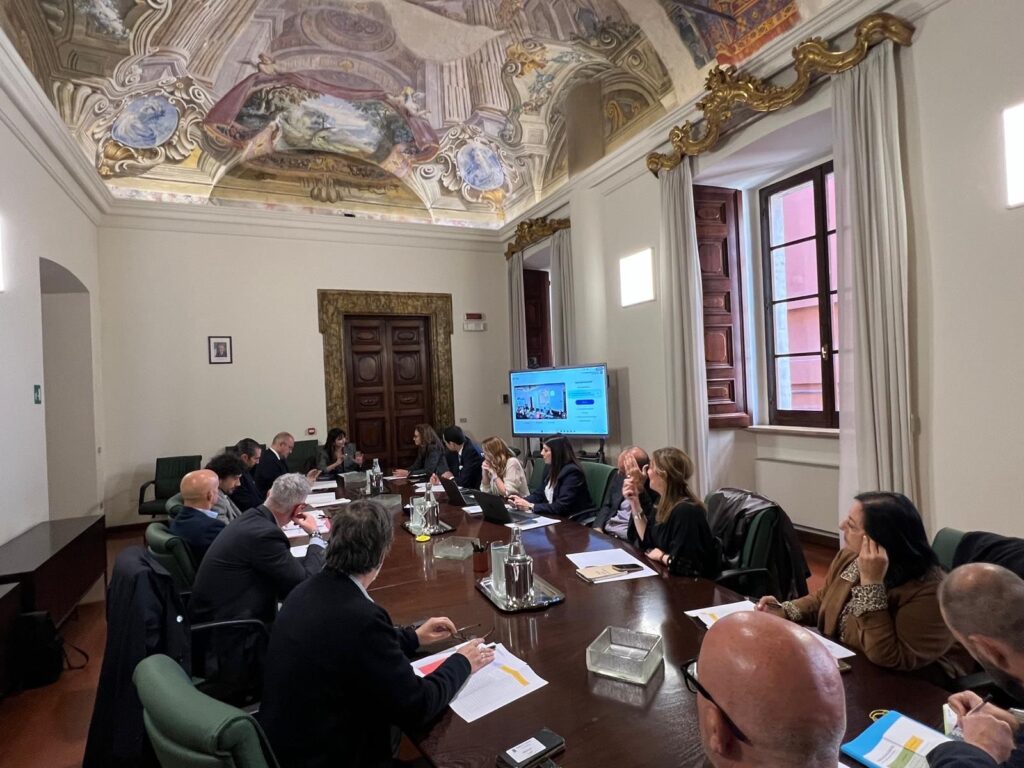 Aun 05 nov. 025 (Pag 6 + foto)