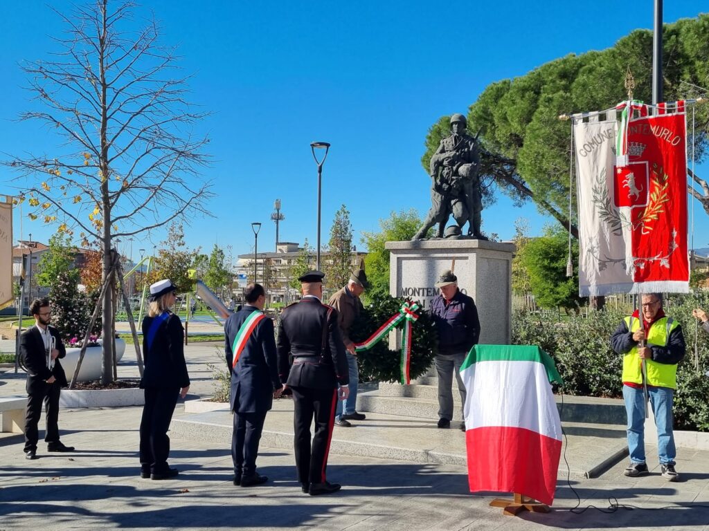 Montemurlo celebra il 4 novembre nel ricordo delle forze dell’ordine morte in servizio e rinnova la richiesta di pace