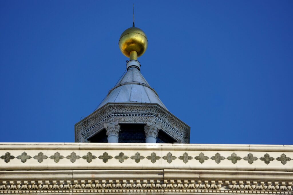 BAPTISTERY_A: un’installazione fotografica di Roberto Pupi e Pietro Schillaci che invita a riscoprire il Battistero di Firenze
