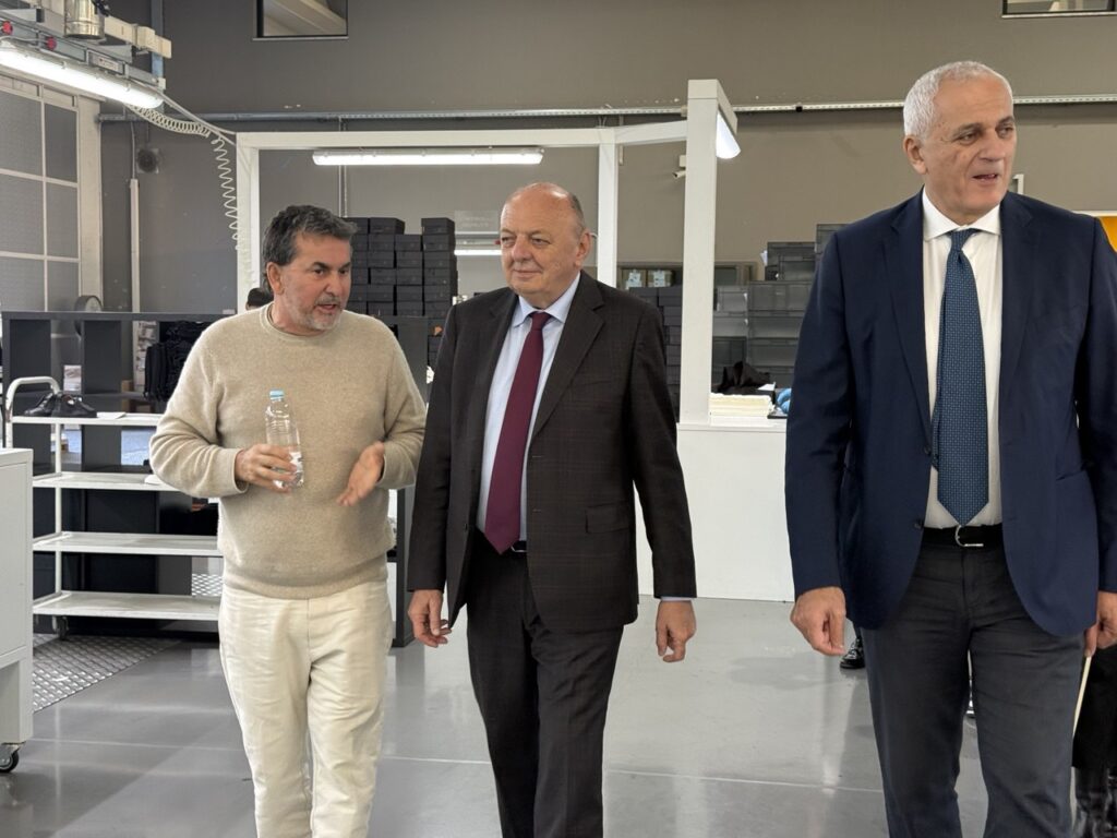 NOTA STAMPA – NICOLA CAPUTO ACCOMPAGNA IL MINISTRO PICHETTO FRATIN TRA LE ECCELLENZE PRODUTTIVE DI TERRA DI LAVORO
