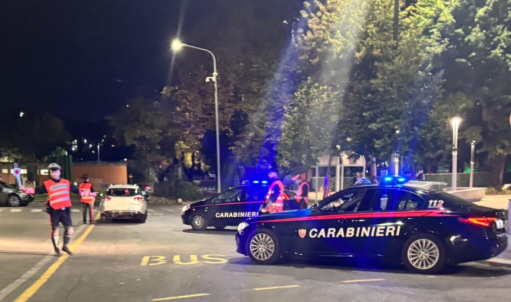 #CONTIENE FOTO# COLLEFERRO – CONTROLLI STRAORDINARI DEI CARABINIERI NEI LUOGHI DELLA MOVIDA.