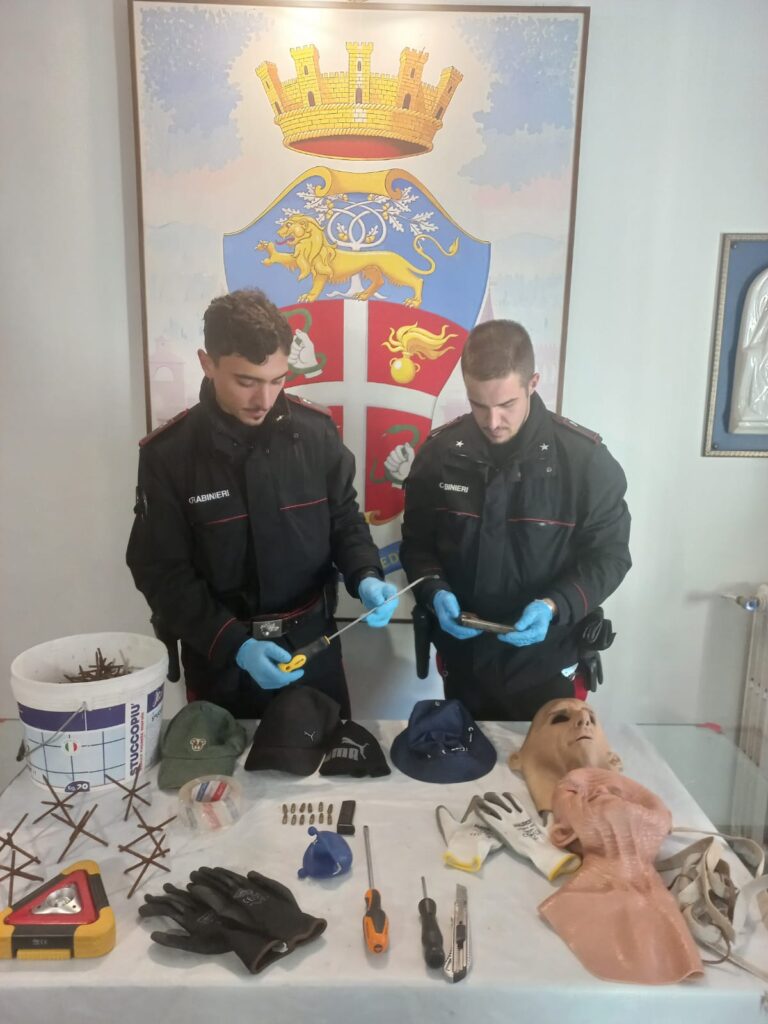 CARABINIERI: DUE PRESUNTI RAPINATORI “TRASFERTISTI” ARRESTATI A SANSEPOLCRO (AR).