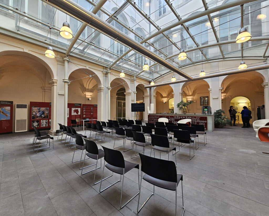 Biblioteca comunale: il cortile coperto di palazzo Mauri diventa un hub multifunzionale