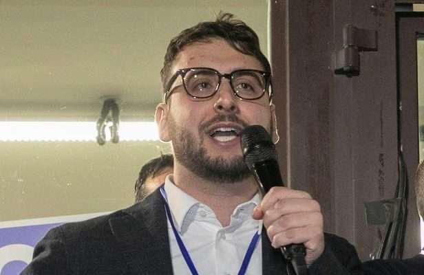 L’Aquila – Comunicato stampa consigliere Maccarone su migranti