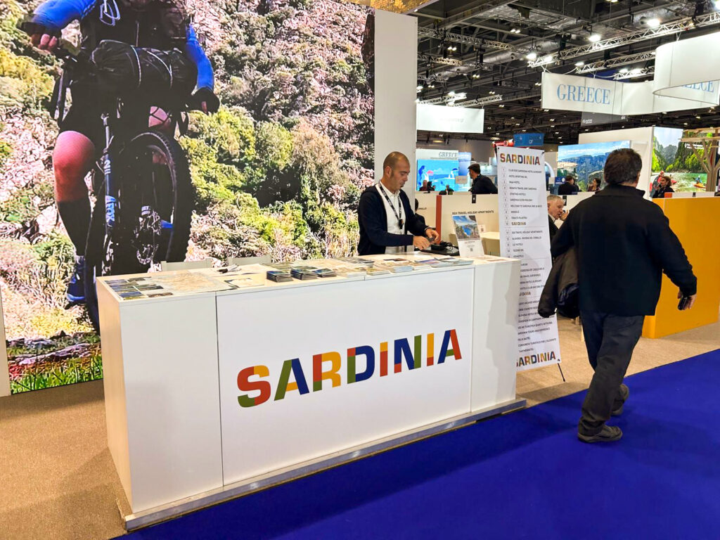 TURISMO: LA SARDEGNA AL WORLD TRAVEL MARKET DI LONDRA, DAI TESORI UNESCO ALLE SPIAGGE PIU’ BELLE DEL MONDO DALLA NAUTICA AL TURISMO LENTO