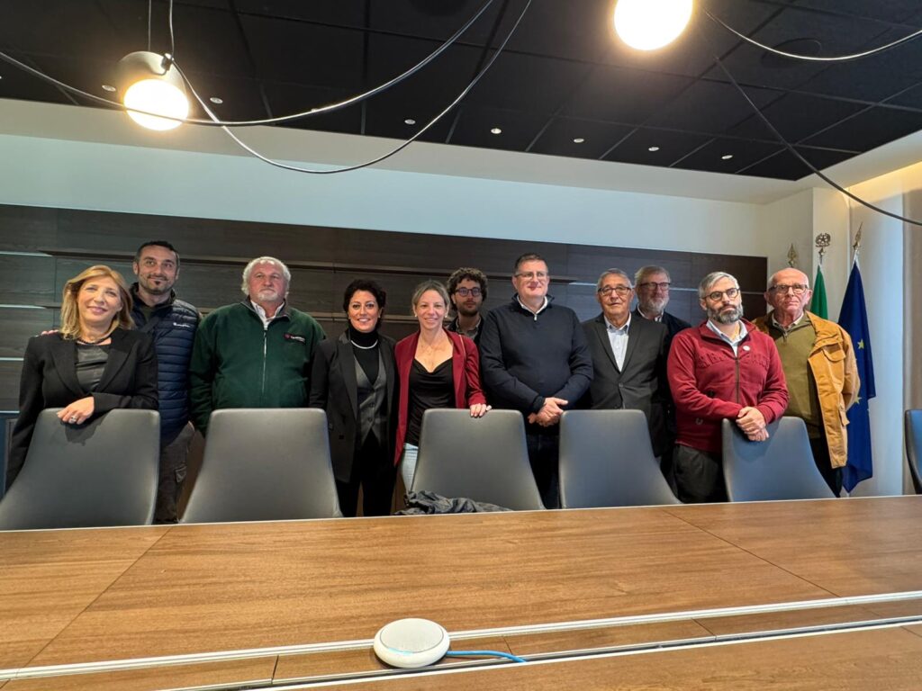 L’Aquila – visita delegazione consiliare alla scuola edile