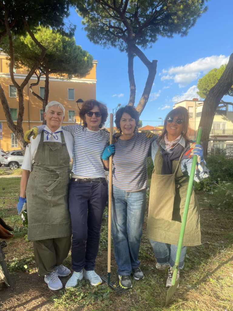 Raddoppiano le Giardiniere Civiche: dieci anni di impegno per una città più verde. Sono sempre di più i Civivo impegnati nella cura del verde: nella scuola San Salvatore diventa un’esperienza didattica con gli alunni