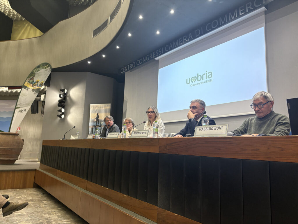 Aun 05 nov. 025 (Pag 5 + foto)