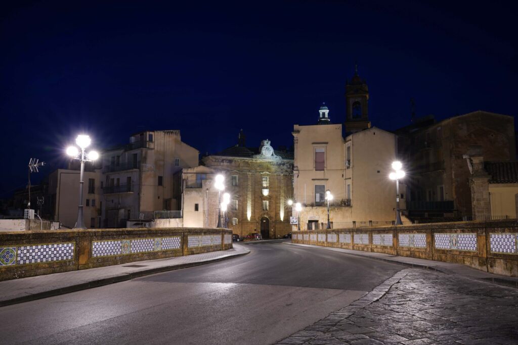 Com. Il sindaco Fabio Roccuzzo chiede alla Regione una norma strutturale di finanziamento per il recupero del centro storico di Caltagirone, Patrimonio Unesco, sul modello di quanto accaduto in passato con Ragusa Ibla