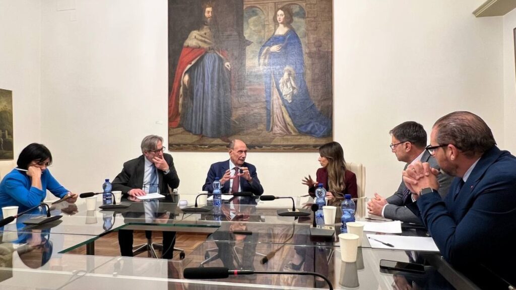 Debiti Aica, Schifani incontra i vertici dell’azienda idrica: «Emendamento da 20 milioni approvato in commissione Ars»